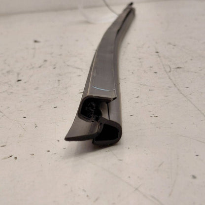 Kia Sportage Left Front Weather Strip Interior  2020 2021 2022