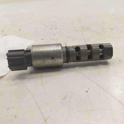 Toyota Prius Variable Timing Gear Oil Control Valve Solenoid Cylinder 