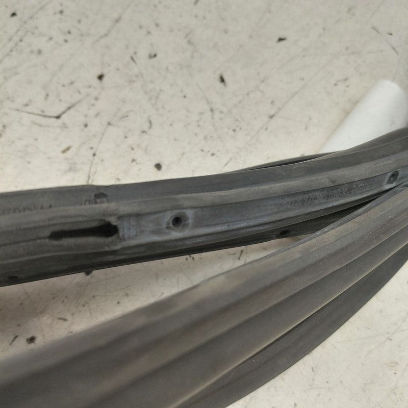 Jeep Cherokee On Door Seal Rubber Left Driver Front  2019 2020 2021