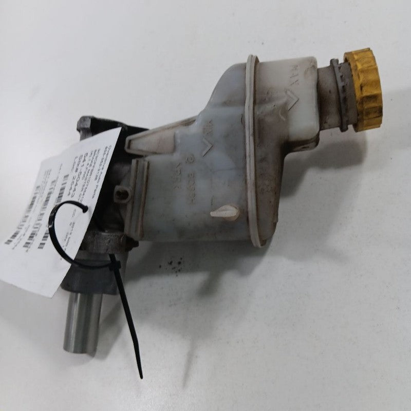 Brake Master Cylinder 2 Door Fits 12-17 FIAT 500 OEM