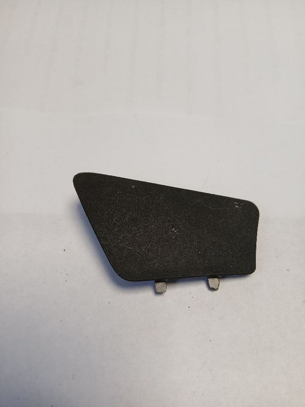 Chevy Trailblazer Passenger Right Front Door Handle Bolt Cover {135824