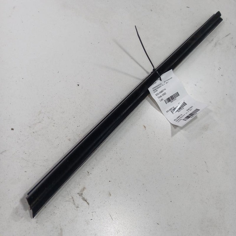 Grand Cherokee Left Front Weather Strip Interior  2017 2018 2019 2020 