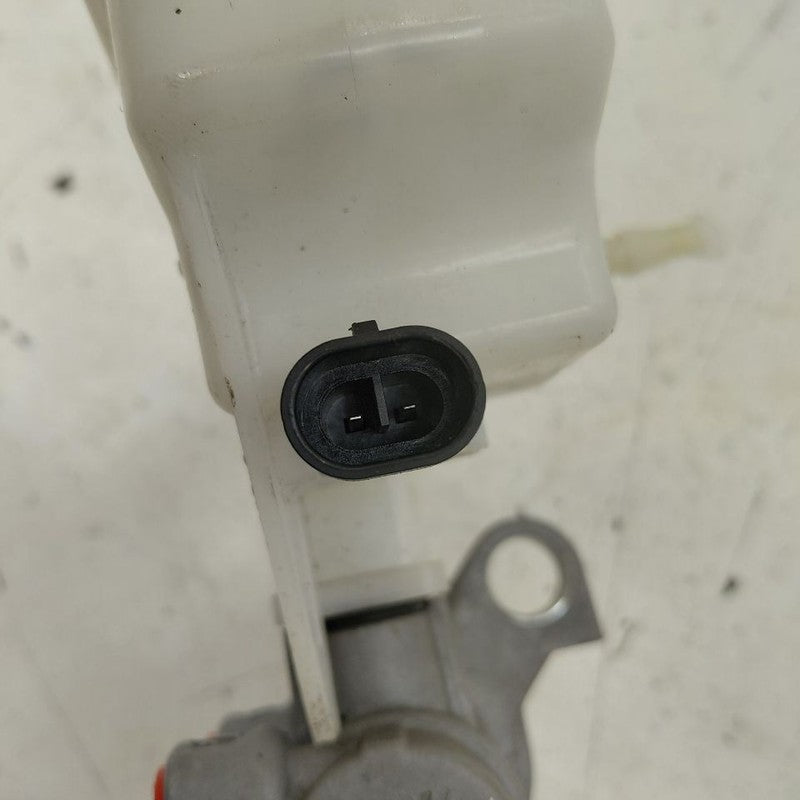 Brake Master Cylinder Fits 16-19 21-22 Buick Encore