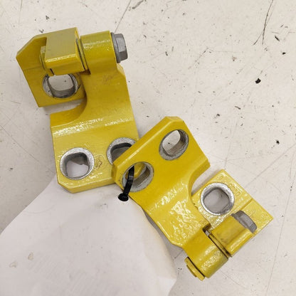Fiat 500 X Model   Door Hinge Set Left Driver Rear  2016 2017