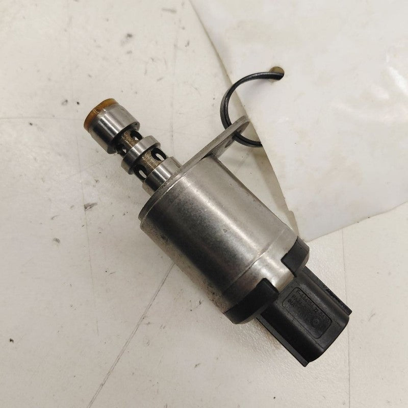 Mazda 3 Variable Timing Gear Oil Control Valve Solenoid Cylinder Head 
