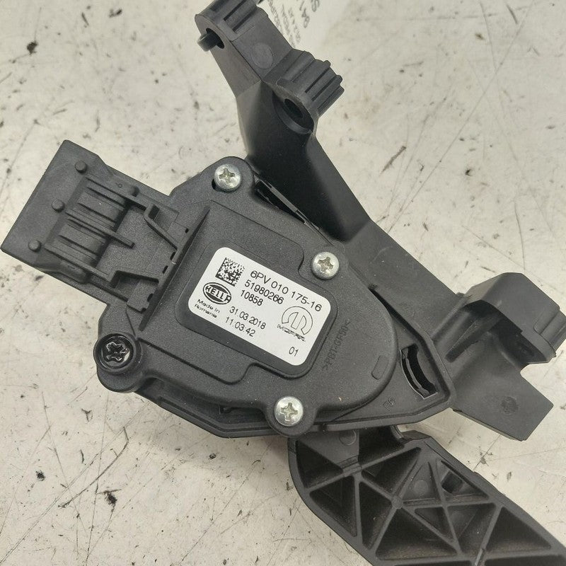 2018 Fiat 500 X Model Gas Pedal