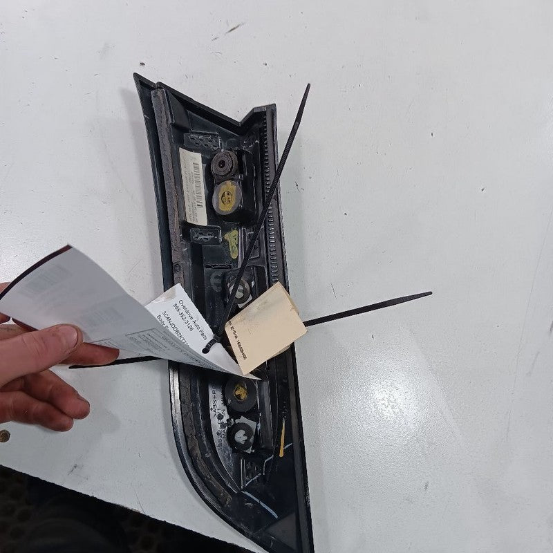 Jeep Compass Passenger Right Rear D Pillar Applique 2018 2019 2020 2021