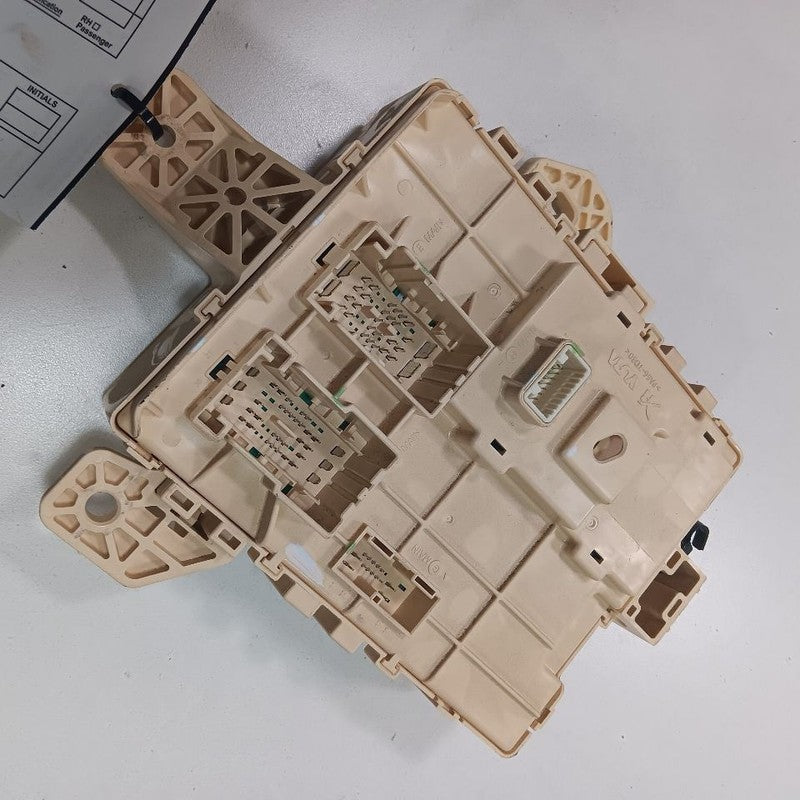 Kia Sorento Cabin Fuse Box Interior Inner Under Dash  2018 2017 2016