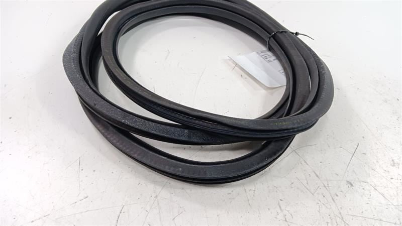 Volkswagen Golf On Body Door Jamb Seal Gasket Front Left Driver 2010 2