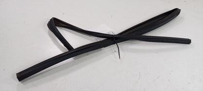 Nissan Versa Door Glass Window Seal Rubber Right Passenger Rear Back 2