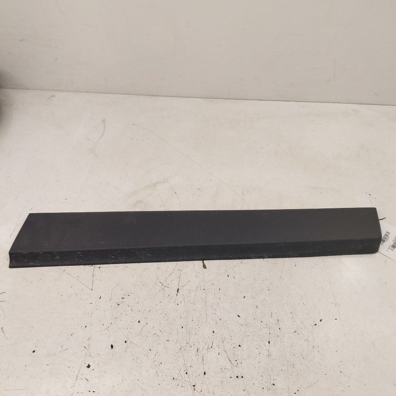 Chevy Trax Door Molding Trim Strip Right Passenger Side Front  2022 20