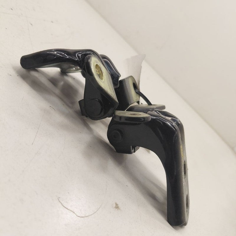 Chevy Trax Door Hinge Set Right Front Passenger  2022 2021