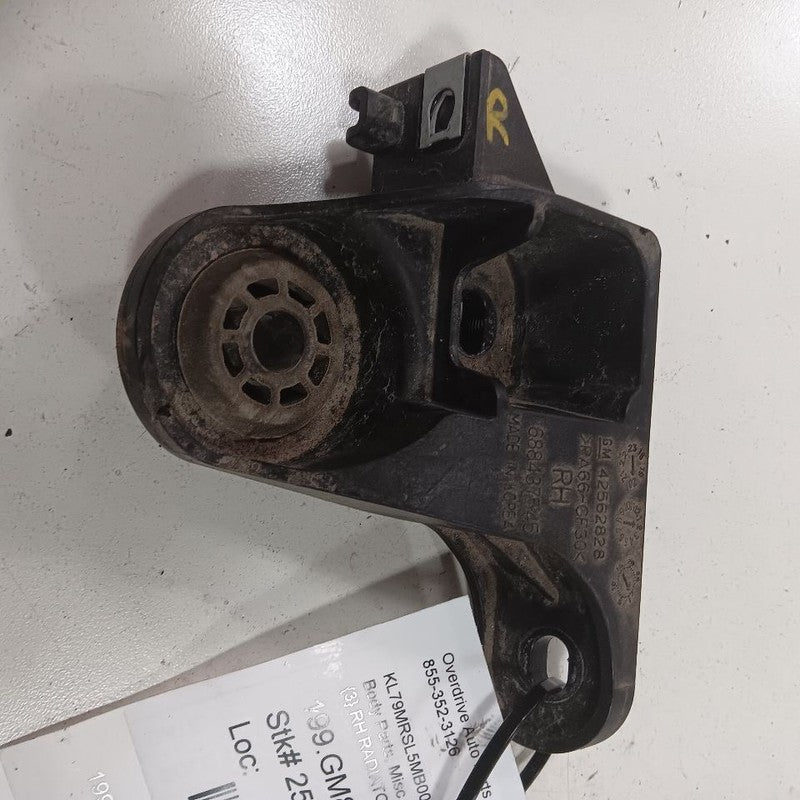 Chevy Trailblazer Passenger Right Side Radiator Mount 2021 2022 2023