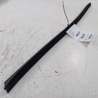 Hyundai Accent Left Front Weather Strip Interior 2014 2015 2016 2016 2