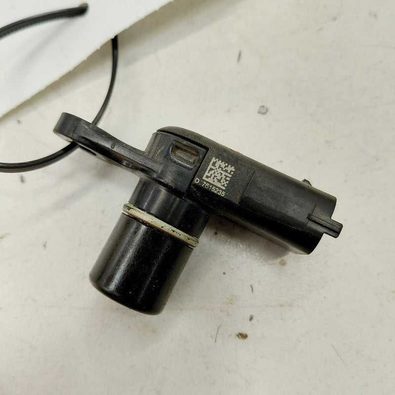 Cadillac XTS Camshaft Cam Shaft Position Sensor      3.6 2016 2017 201