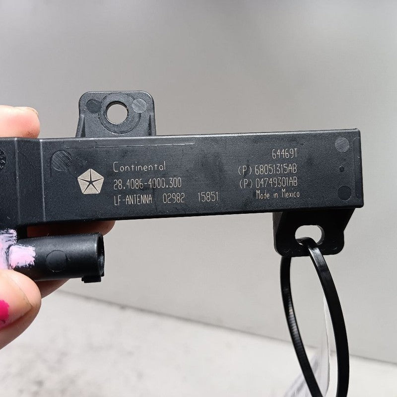 Jeep Compass Antenna Keyless Entry Module 68051315AB 2017 2018 2019 2020 2021