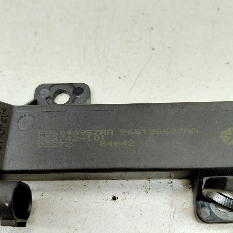 Jeep Cherokee Keyless Entry Antenna Module {68186637AA} 2015 2016 2017