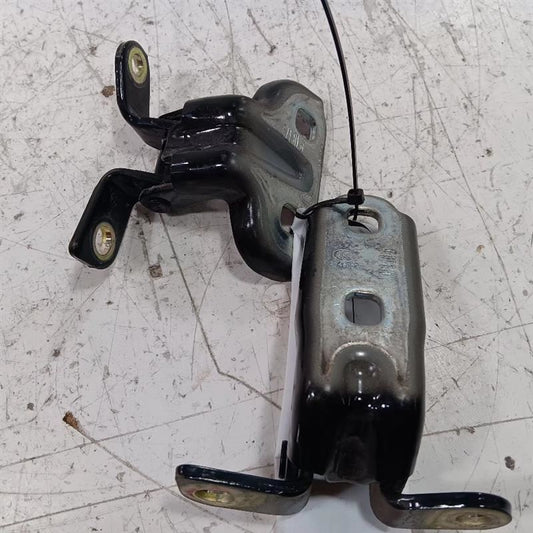 Buick Encore Door Hinge Set Left Rear  2018 2019 2020