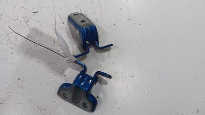 Buick Encore Door Hinge Set Left Rear  2016 2017 2018 2019