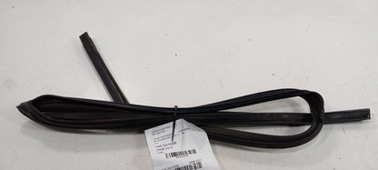 Nissan Versa Door Glass Window Seal Rubber Right Passenger Front 2007 