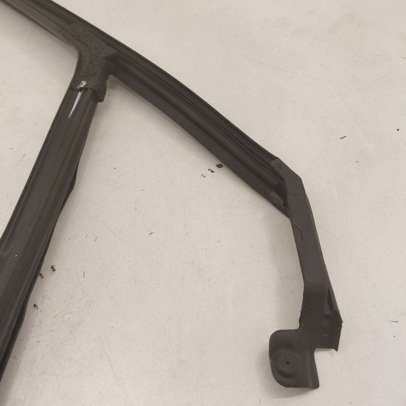 Chevy Equinox Door Glass Window Seal Rubber Left Driver Front  2024 20