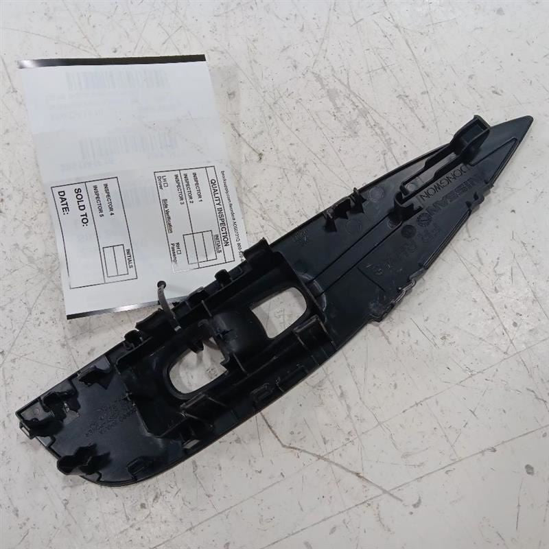 Nissan Rogue Passenger Right Front Door Switch Bezel2014 2015 2016 2017 2018 201