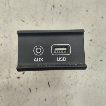Kia Sorento USB Plug In Hub Port  2018 2017 2016
