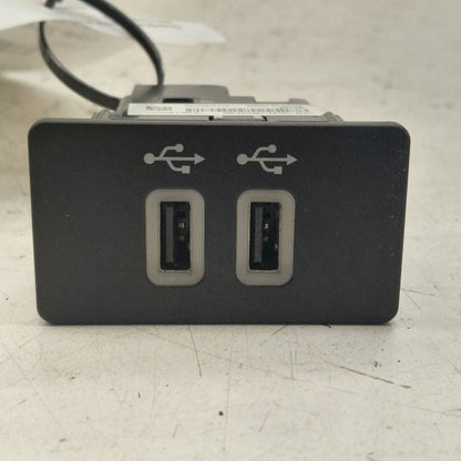 Ford Edge USB Plug In Hub Port  2018 2017 2016 2015