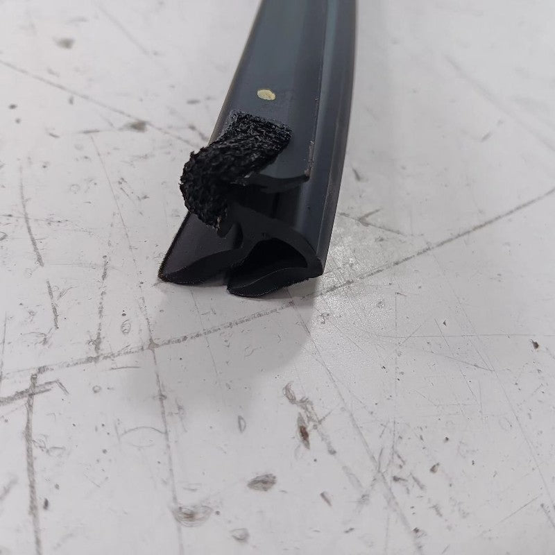 Hyundai Accent Right Rear Weather Strip Interior 2014 2015 2016 2016 2017