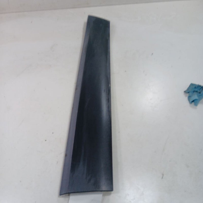 Jeep Cherokee Door Molding Trim Strip Right Passenger Side Front  2015 2016 2017