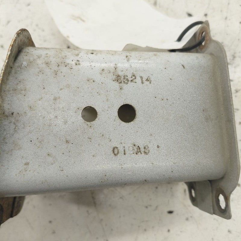 Nissan Versa Note Bumper Mount Bracket Right Passenger Side Rear  2019