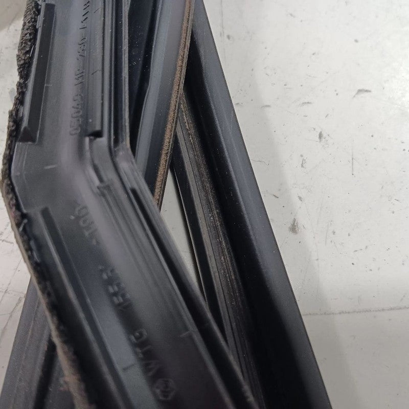 Toyota Camry Door Glass Window Seal Rubber Left Rear Back 2012 2013 2014 