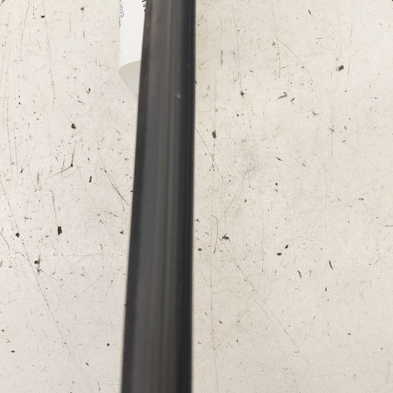 Hyundai Kona Right Front Weather Strip Interior  2021 2020 2019