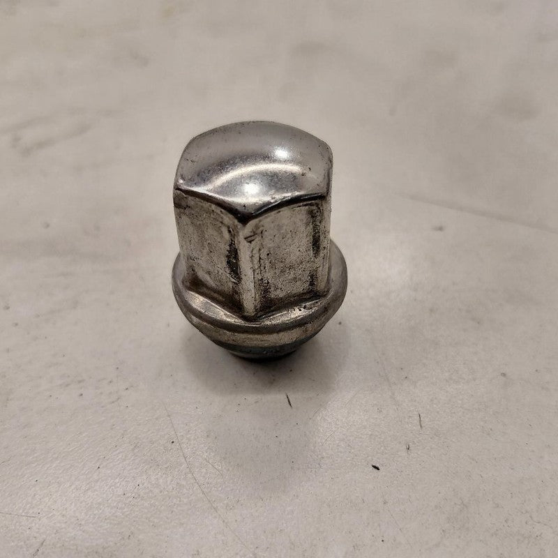 Cadillac CT6 Lug Nut Set  2018 2017 2016