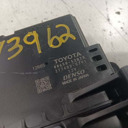 8865052B70 Temperature Blower Motor Control Module VIN B3 15-17 Toyota Prius C