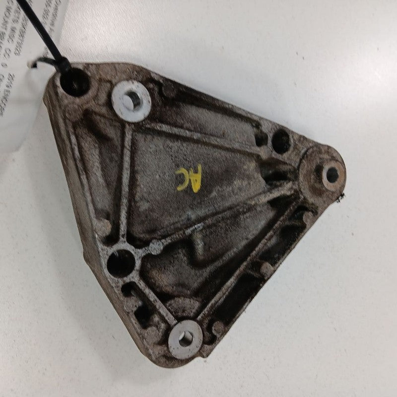 Buick Encore 1.4 AC Mount Bracket  2019 2018 2017 OEM