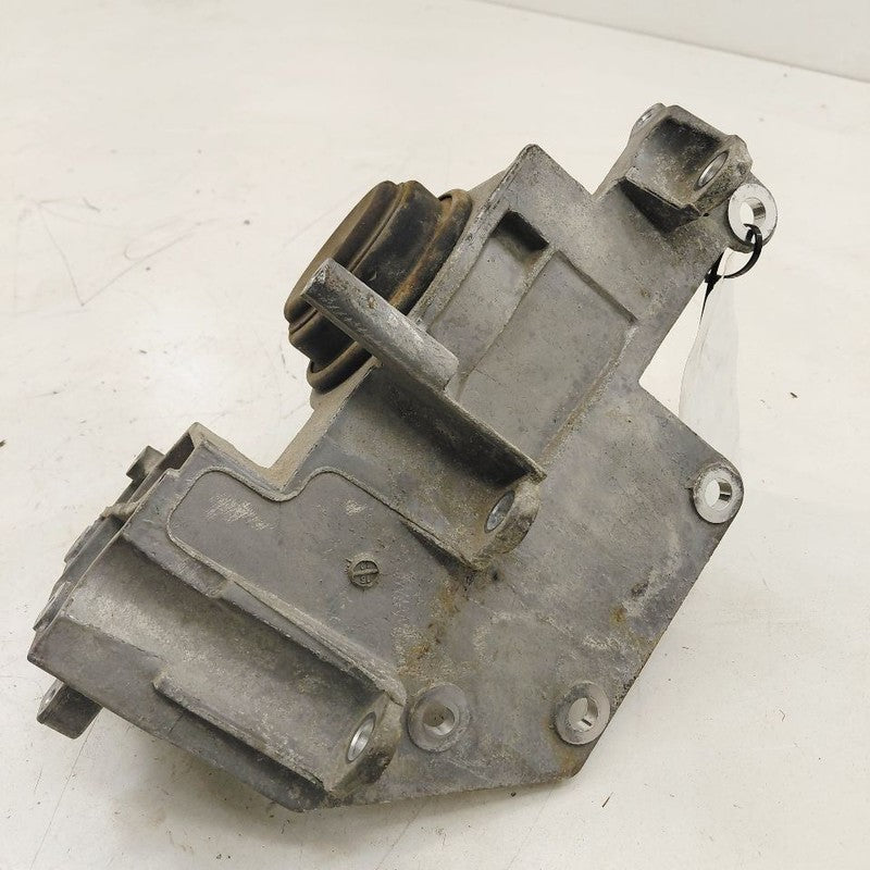 Nissan Rogue Engine Motor Mount Left Driver  2017 2018 2019 OEM