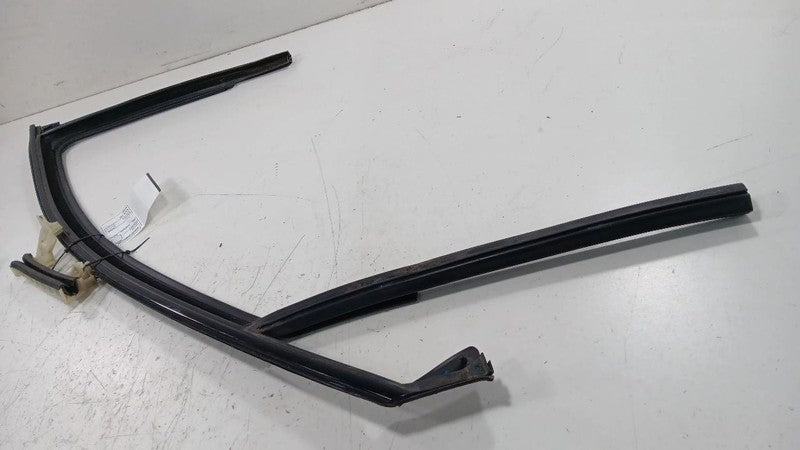 Dodge Dart Door Glass Window Seal Rubber Left Driver Front  2013 2014 2015 2016