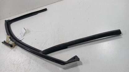 Dodge Dart Door Glass Window Seal Rubber Left Driver Front  2013 2014 2015 2016