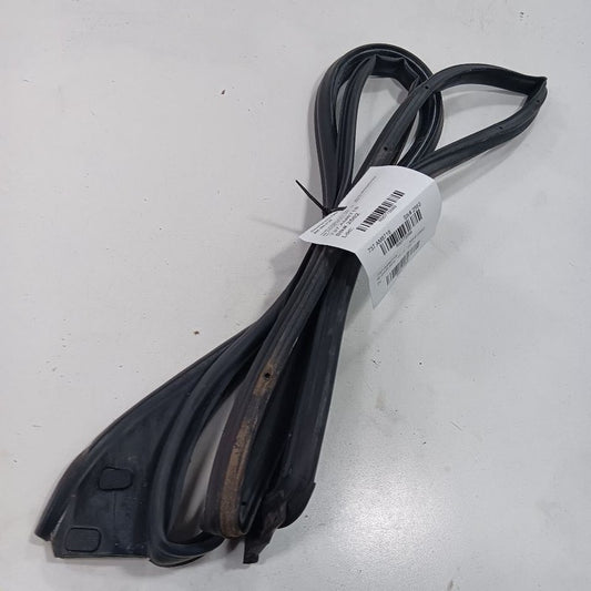 Grand Cherokee On Door Seal Rubber Right Passenger Front  2017 2018 2019 2020