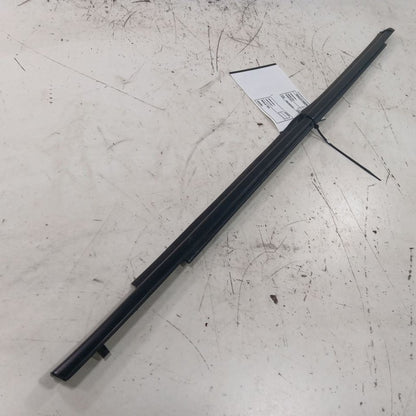 Outlander Sport Door Glass Window Weather Strip Trim Front Right Passe