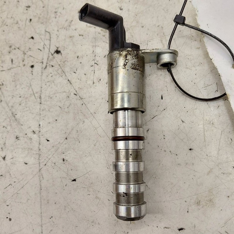 Cadillac CT6 Variable Timing Gear Oil Control Valve Solenoid Cylinder 