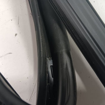 Outlander Sport Door Glass Window Seal Rubber Right Passenger Rear Bac