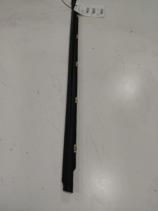 Kia Soul Door Glass Window Weather Strip Trim Front Left Driver  2017 