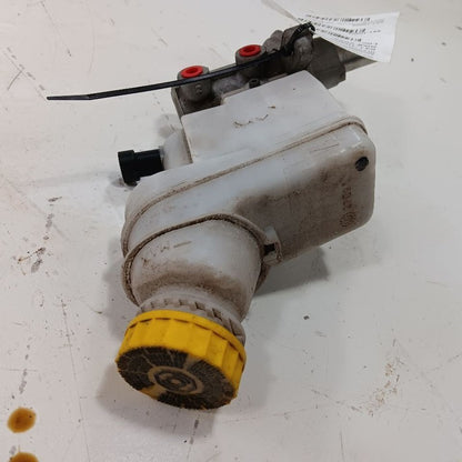 Brake Master Cylinder Fits 19-23 Jeep Renegade OEM