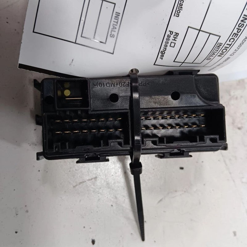 Fuse Box Engine Compartment Canada Market GT Fits 16-17 ELANTRA