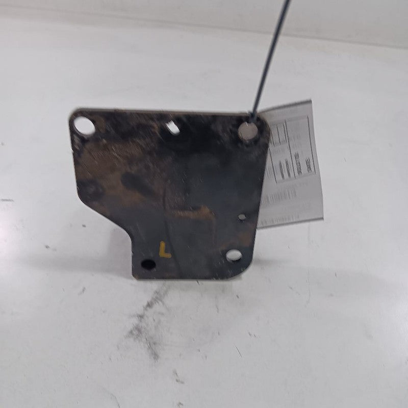 Jeep Cherokee Lower Front Bumper Mount Bracket Left Driver Side  2015 