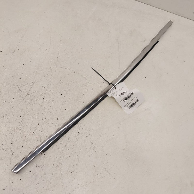 Jeep Cherokee Door Glass Window Weather Strip Trim Front Right Passeng