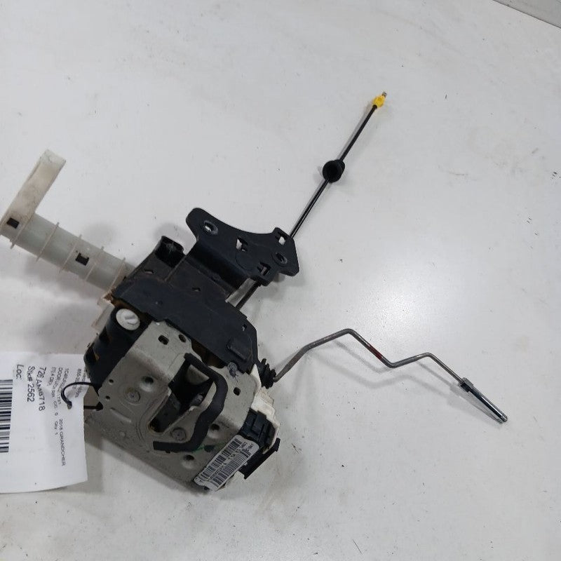 Grand Cherokee Door Latch Lock Right Passenger Rear  2017 2018 2019 2020