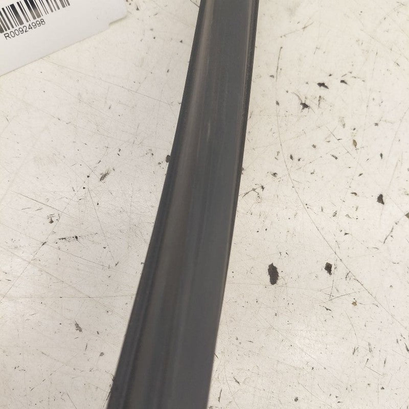 Kia Sorento Door Glass Window Seal Rubber Left Driver Front  2018 2017